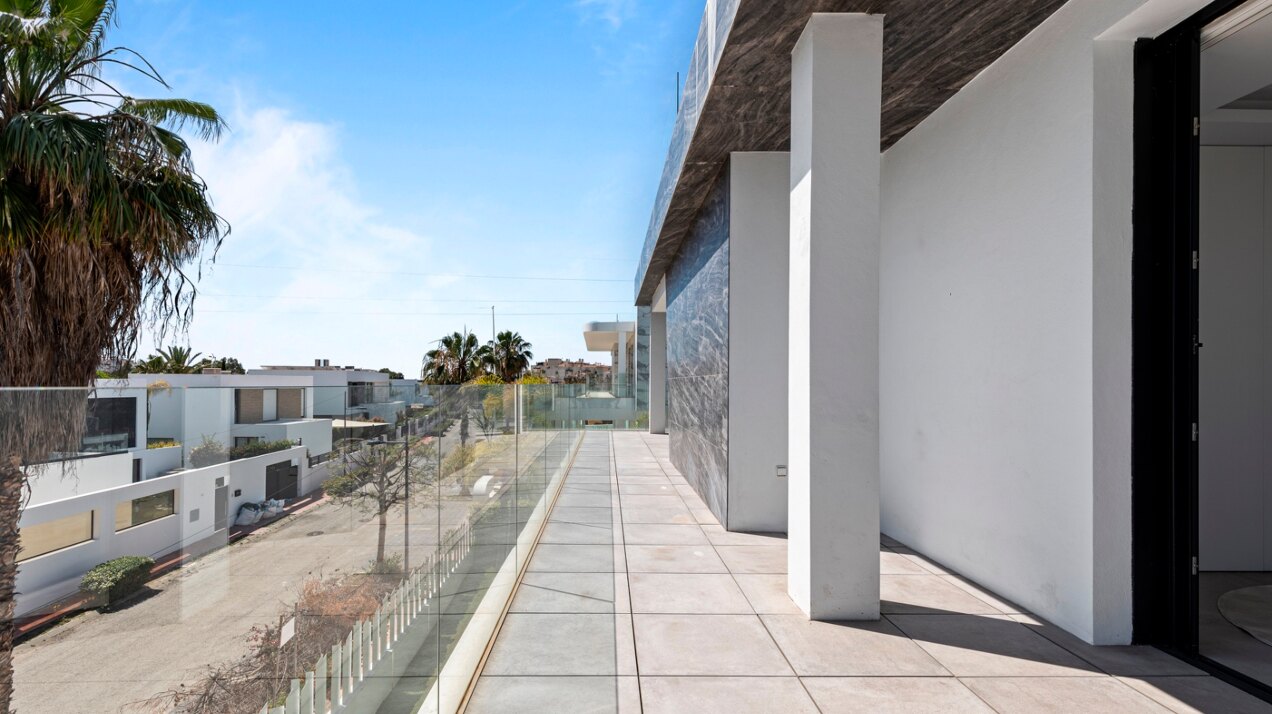 Modern Beachside Villa in El Campanario