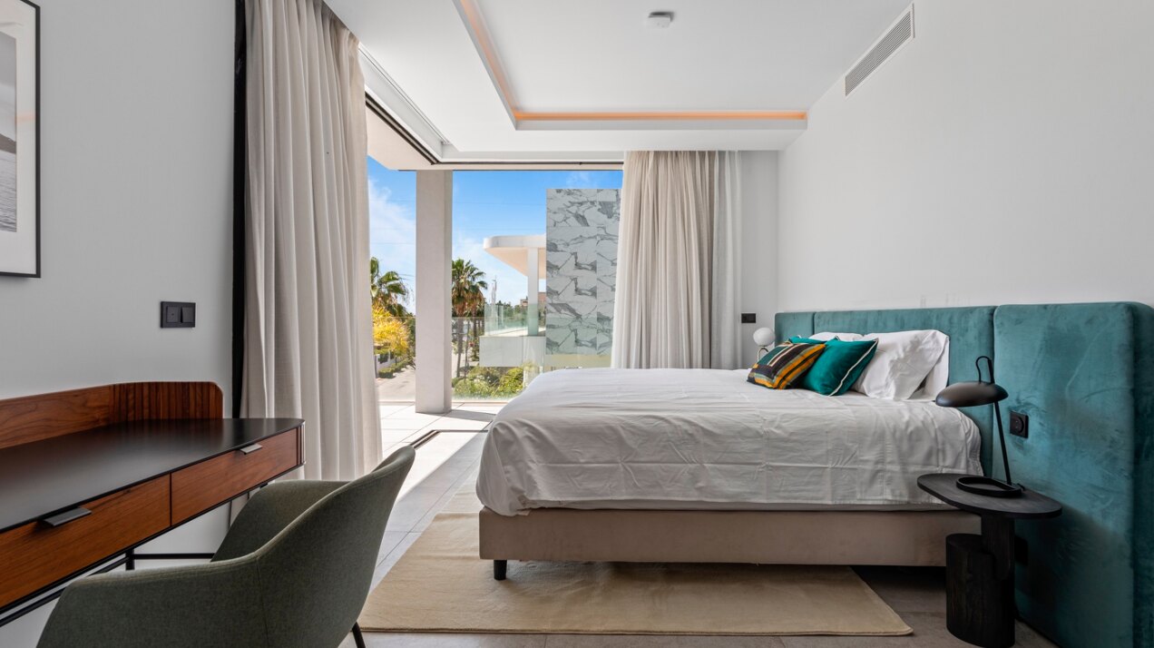 Modern Beachside Villa in El Campanario