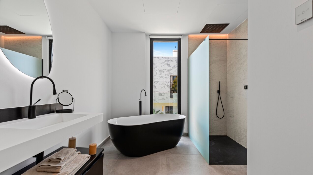 Modern Beachside Villa in El Campanario