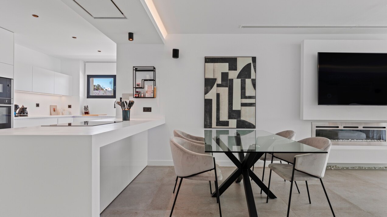 Modern Beachside Villa in El Campanario