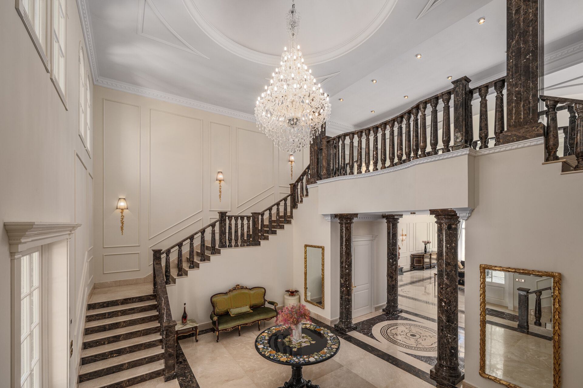 Elegante residencia que fusiona lo clásico y moderno
