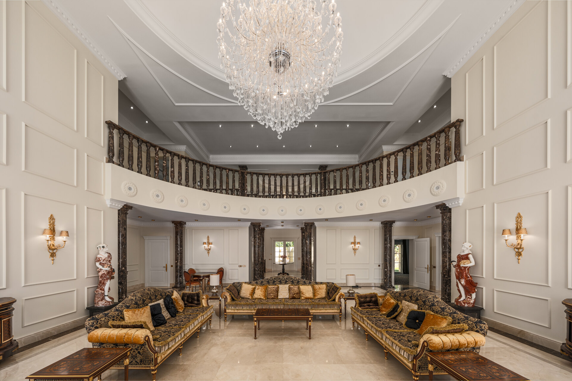 Elegante residencia que fusiona lo clásico y moderno
