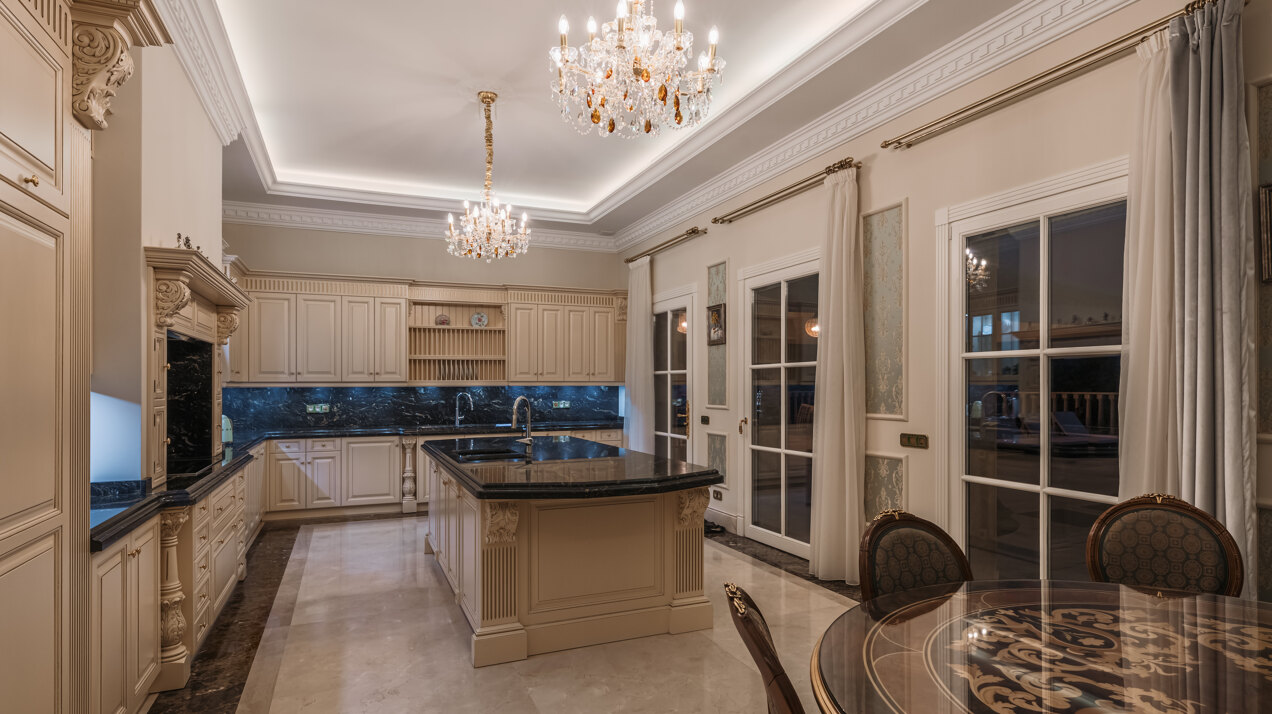 Beautiful residence blends the neoclassical & modern