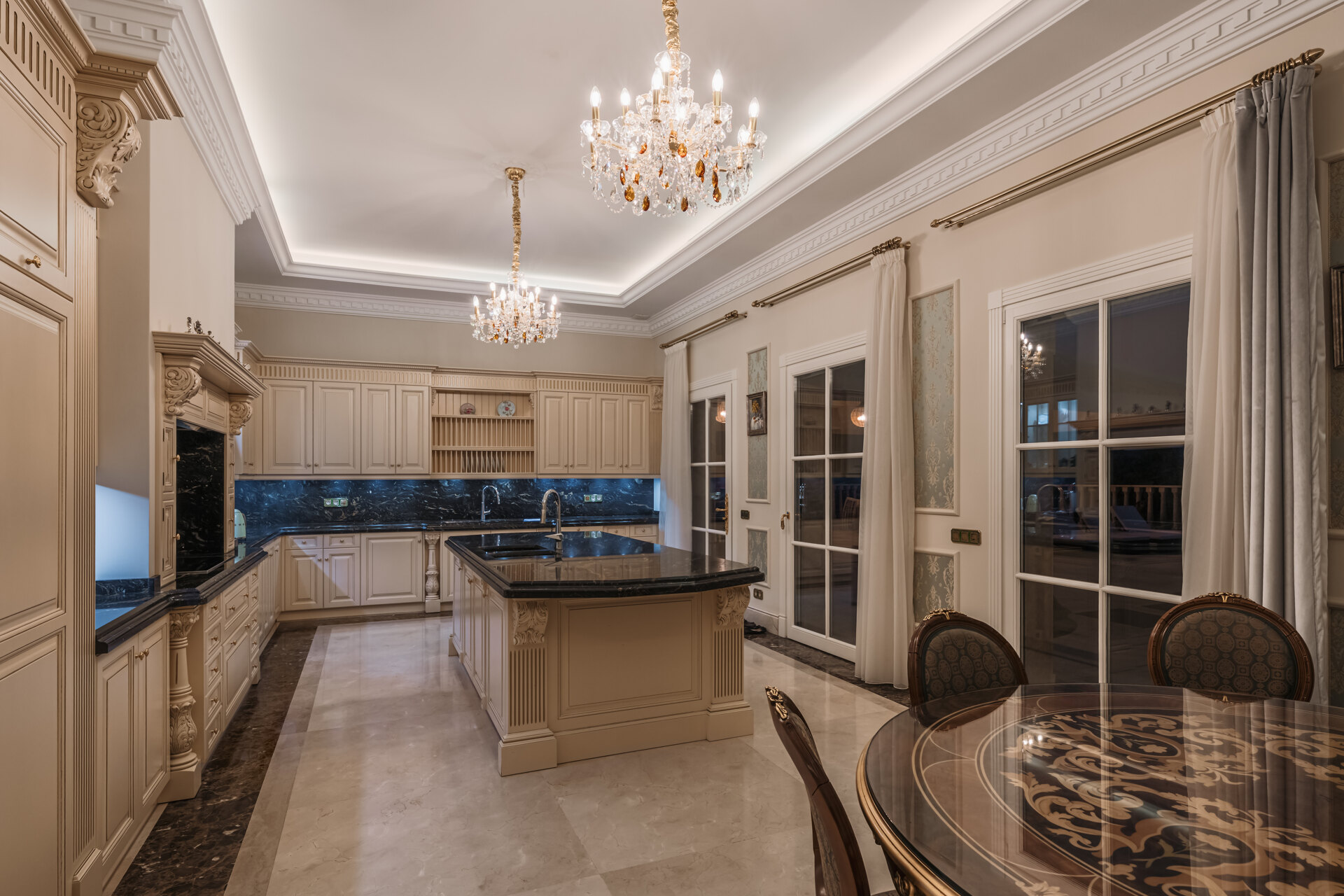 Elegante residencia que fusiona lo clásico y moderno