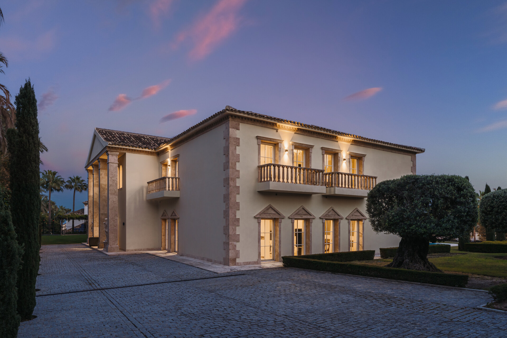 Elegante residencia que fusiona lo clásico y moderno