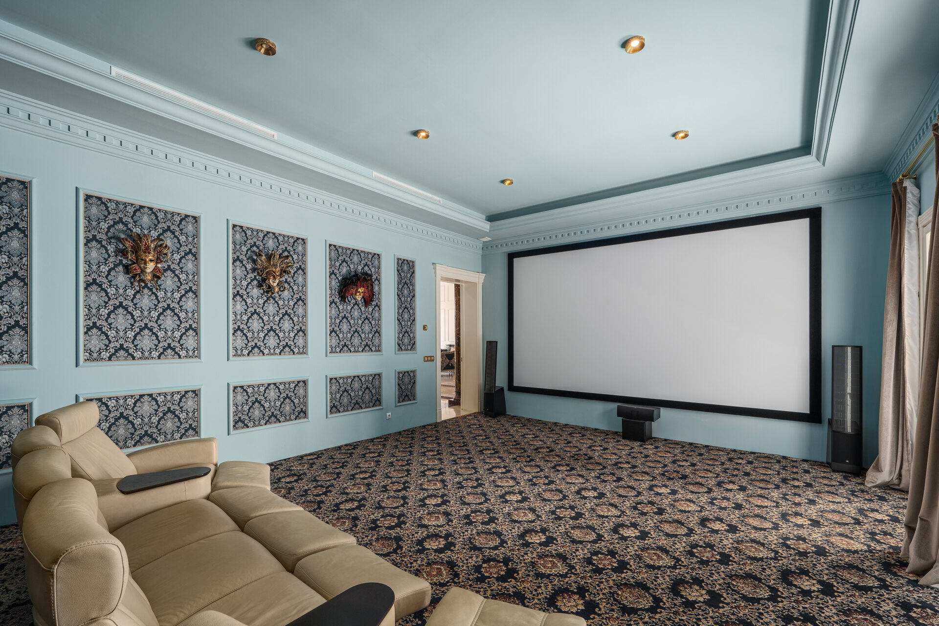 Elegante residencia que fusiona lo clásico y moderno