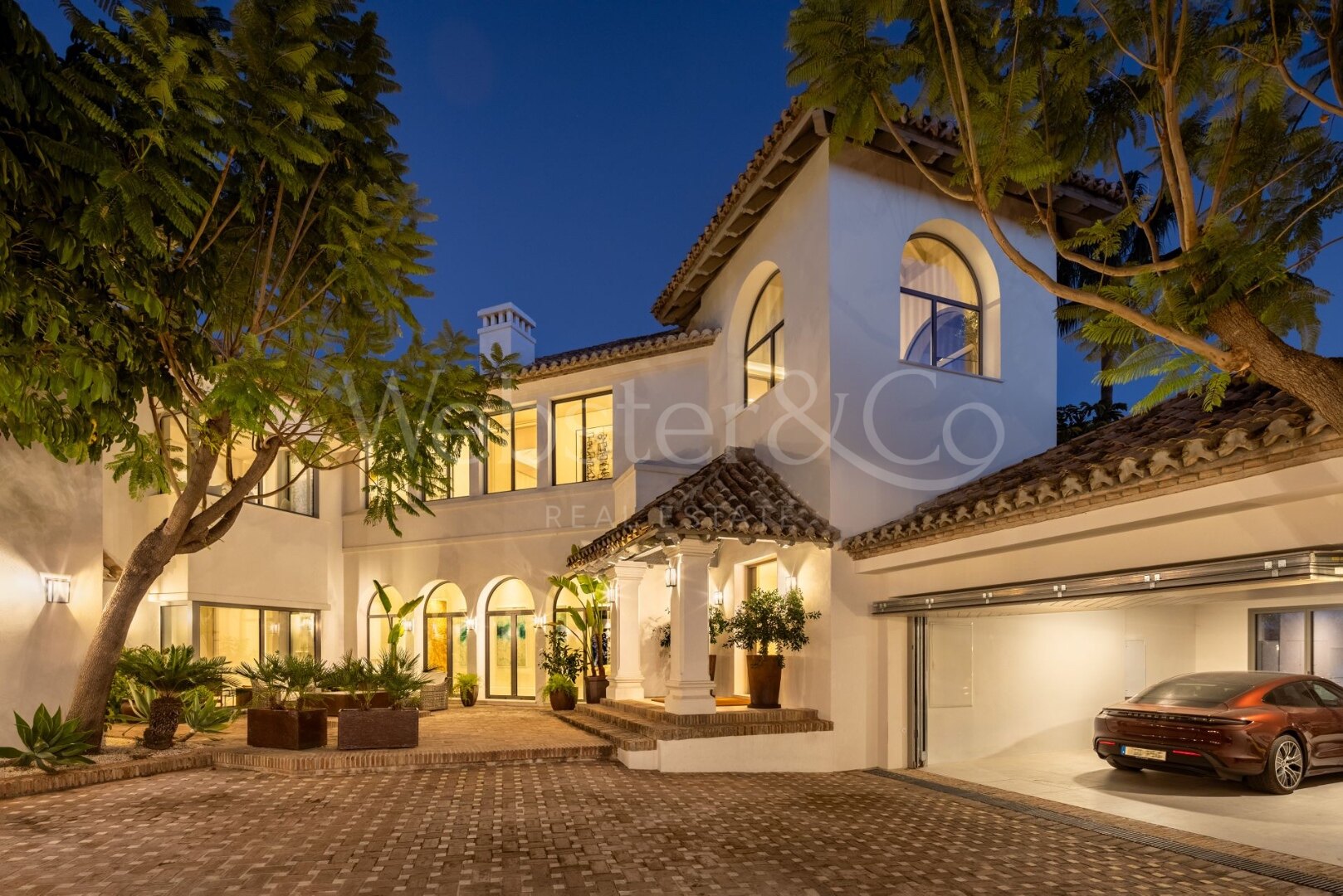 Villa Aguila - Luxury Home in Monte Halcones