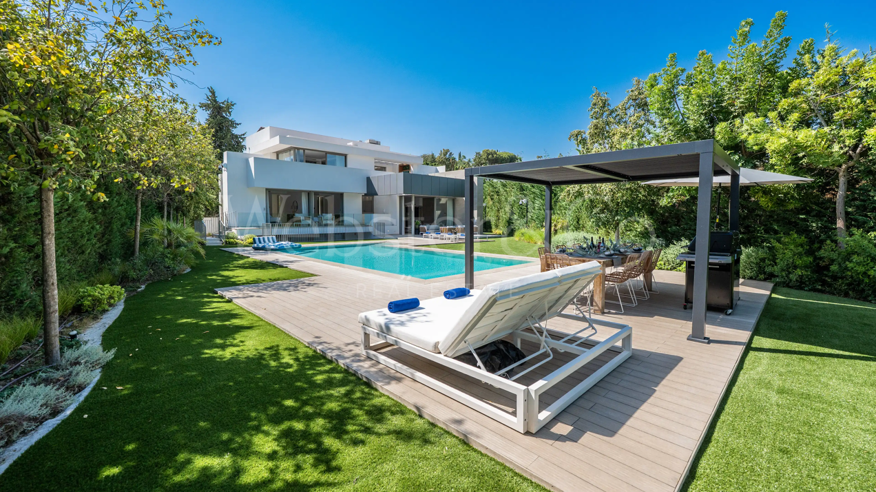 Villa Quinn - Luxury Home in El Paraiso