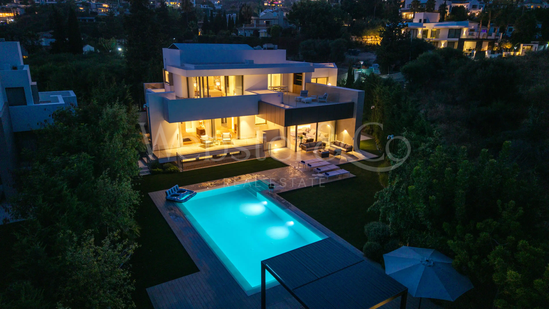 Villa Quinn - Luxury Home in El Paraiso