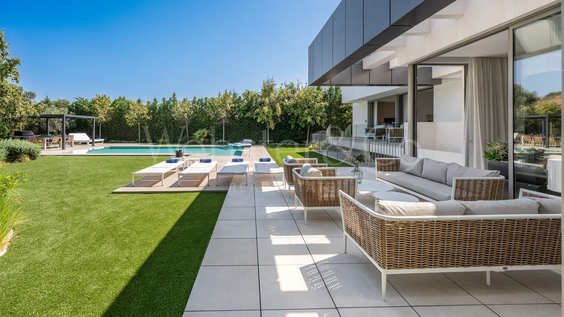 Villa Quinn - Luxury Home in El Paraiso