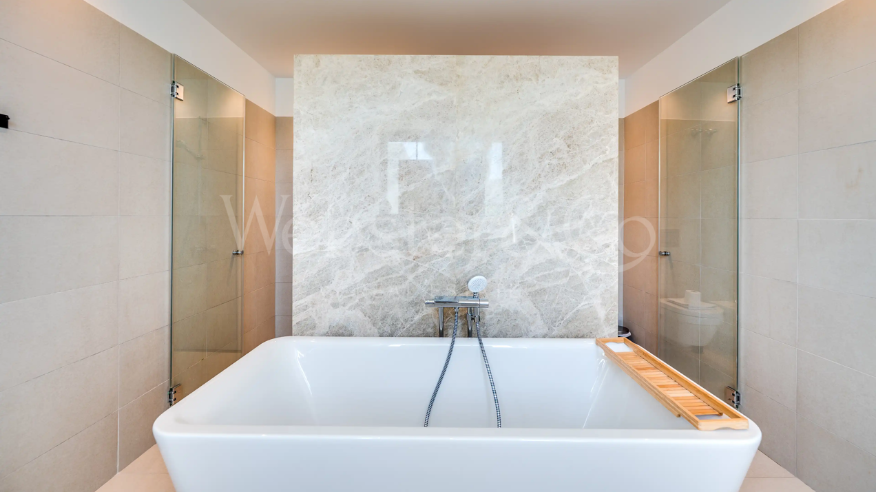 Villa Quinn - Luxury Home in El Paraiso