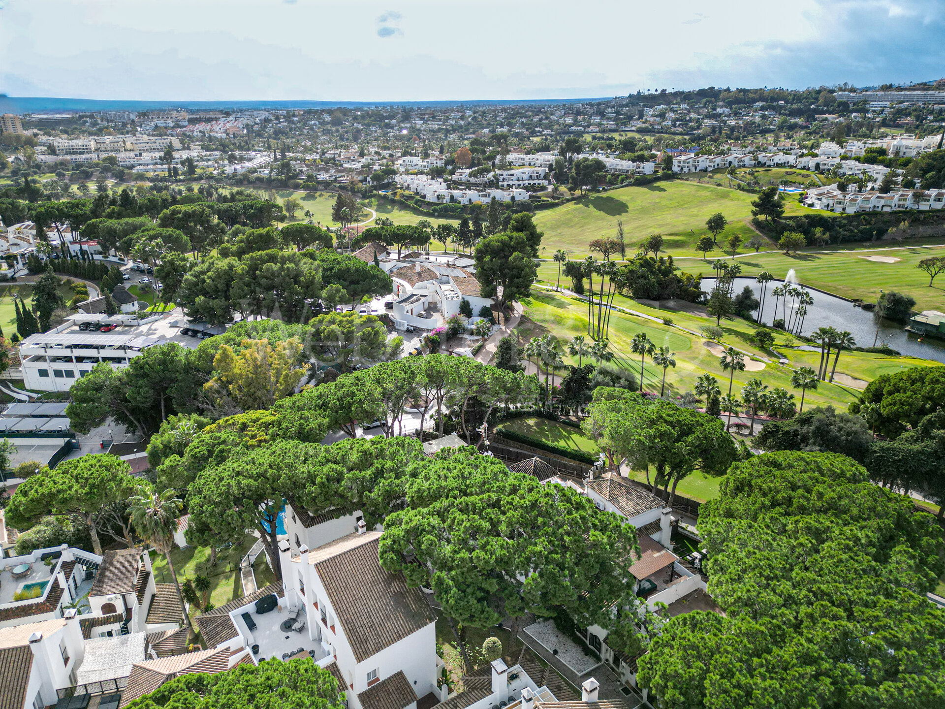 Apartment Pinehaven – Estilo en Nueva Andalucía