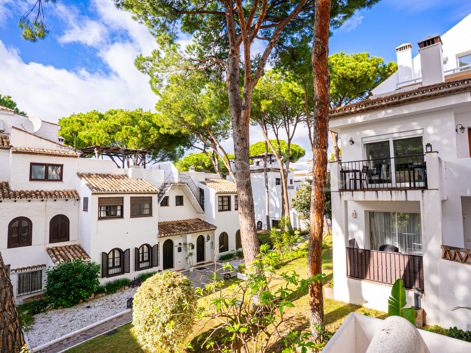 Apartment Pinehaven – Estilo en Nueva Andalucía