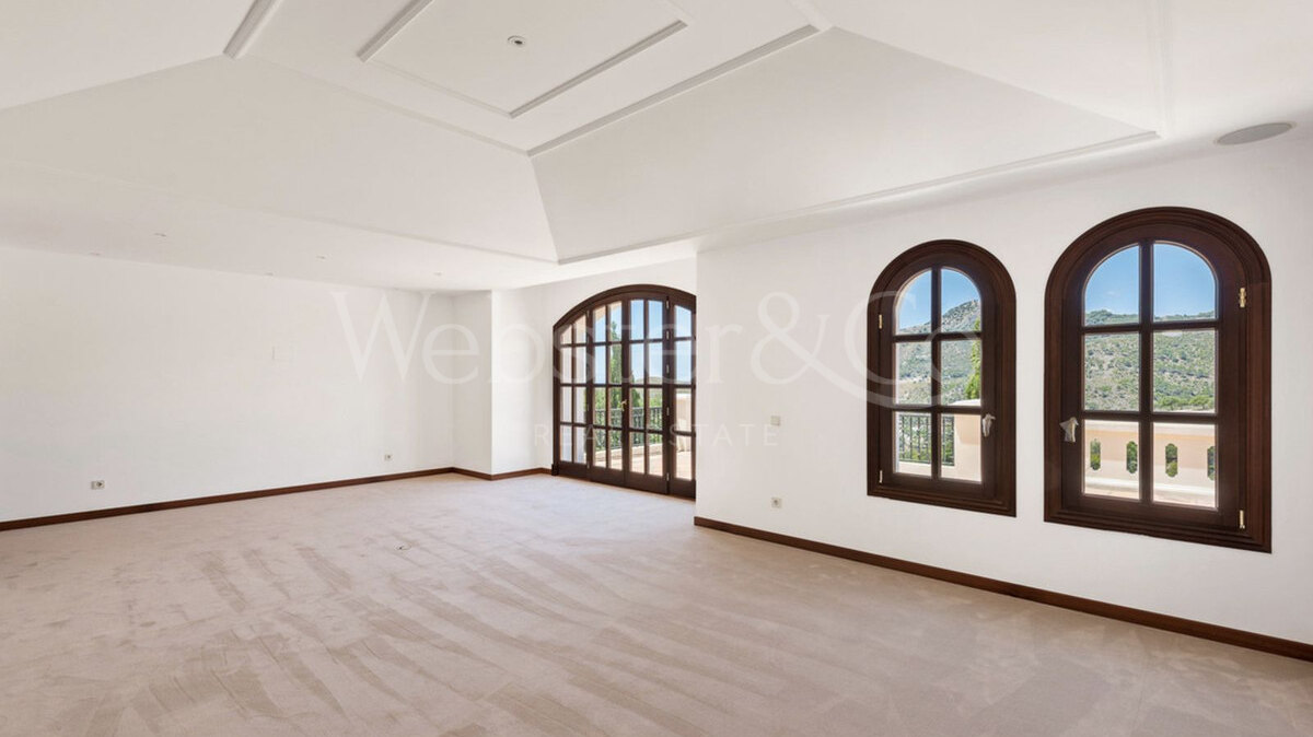 Villa Grand - Opulent Home in La Zagaleta