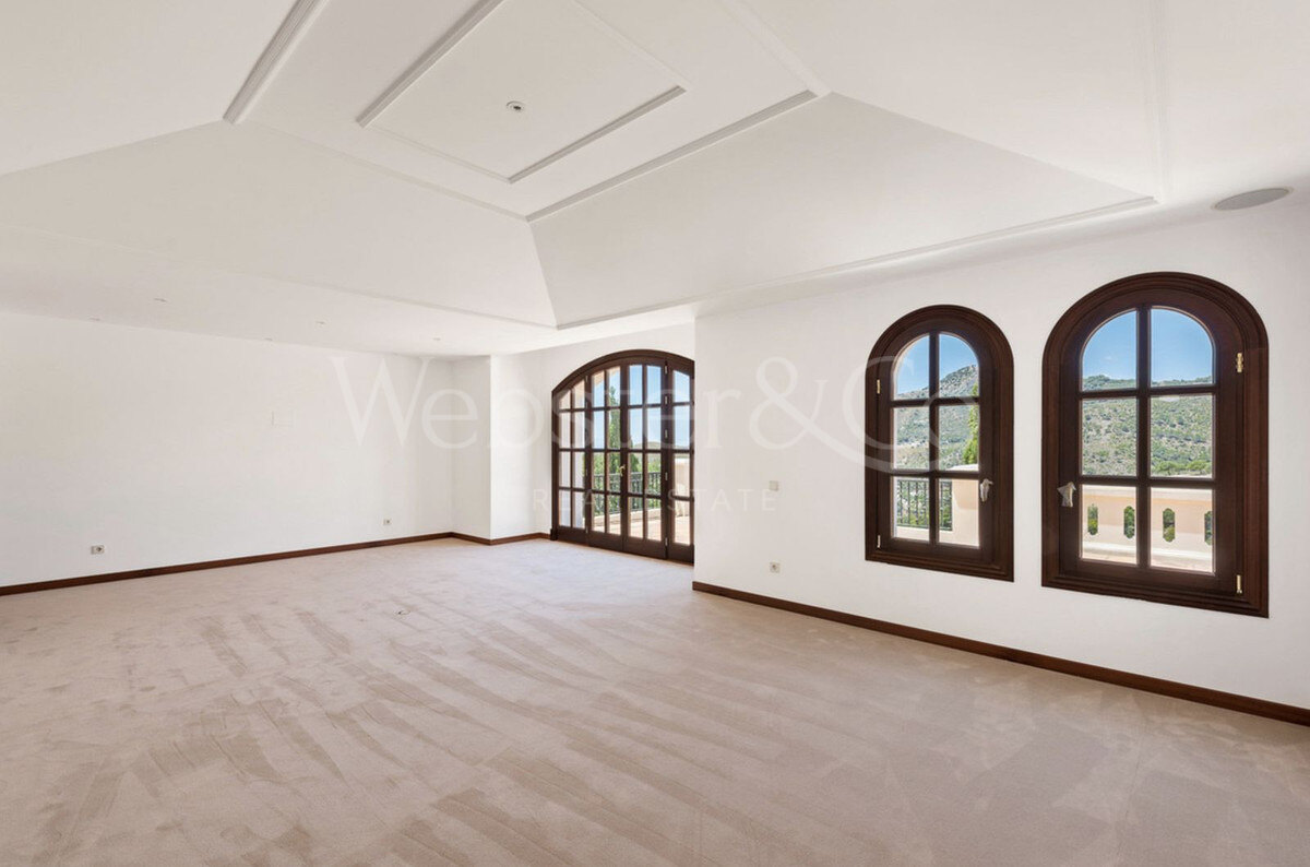 Villa Grand - Opulent Home in La Zagaleta