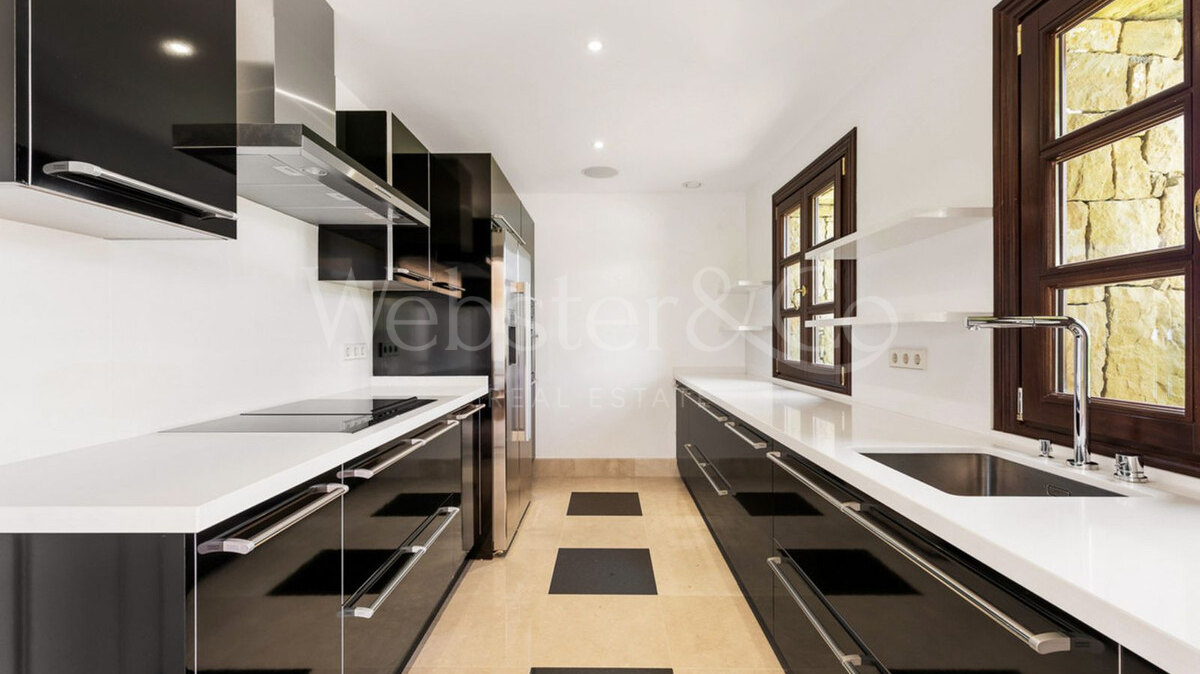 Villa Grand - Opulent Home in La Zagaleta