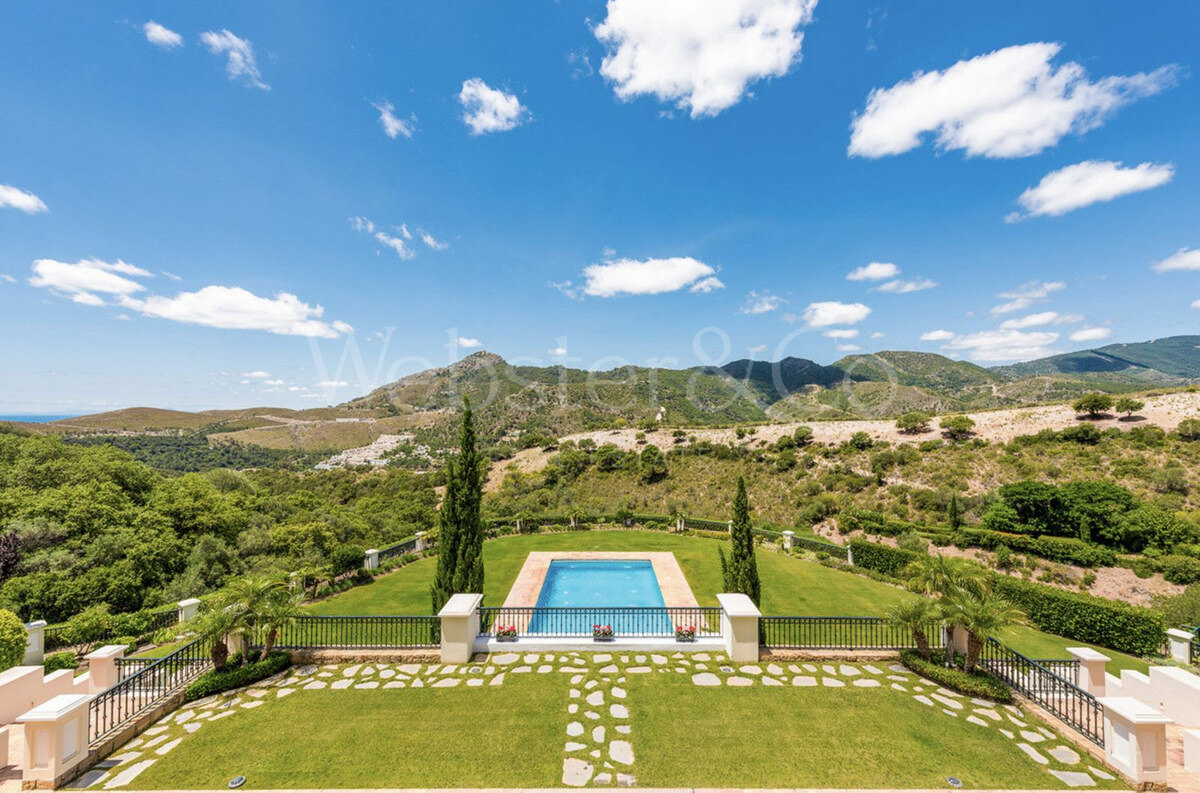 Villa Grand - Opulent Home in La Zagaleta