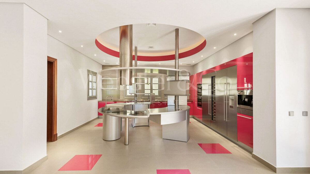 Villa Grand - Opulent Home in La Zagaleta