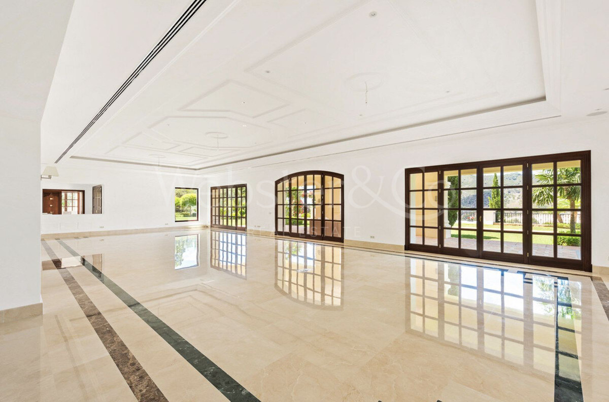 Villa Grand - Opulent Home in La Zagaleta