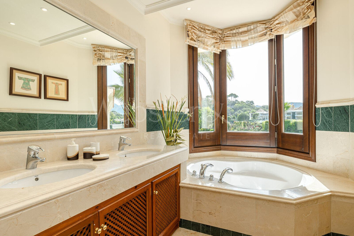 Villa Isla - Frontline Golf in La Zagaleta