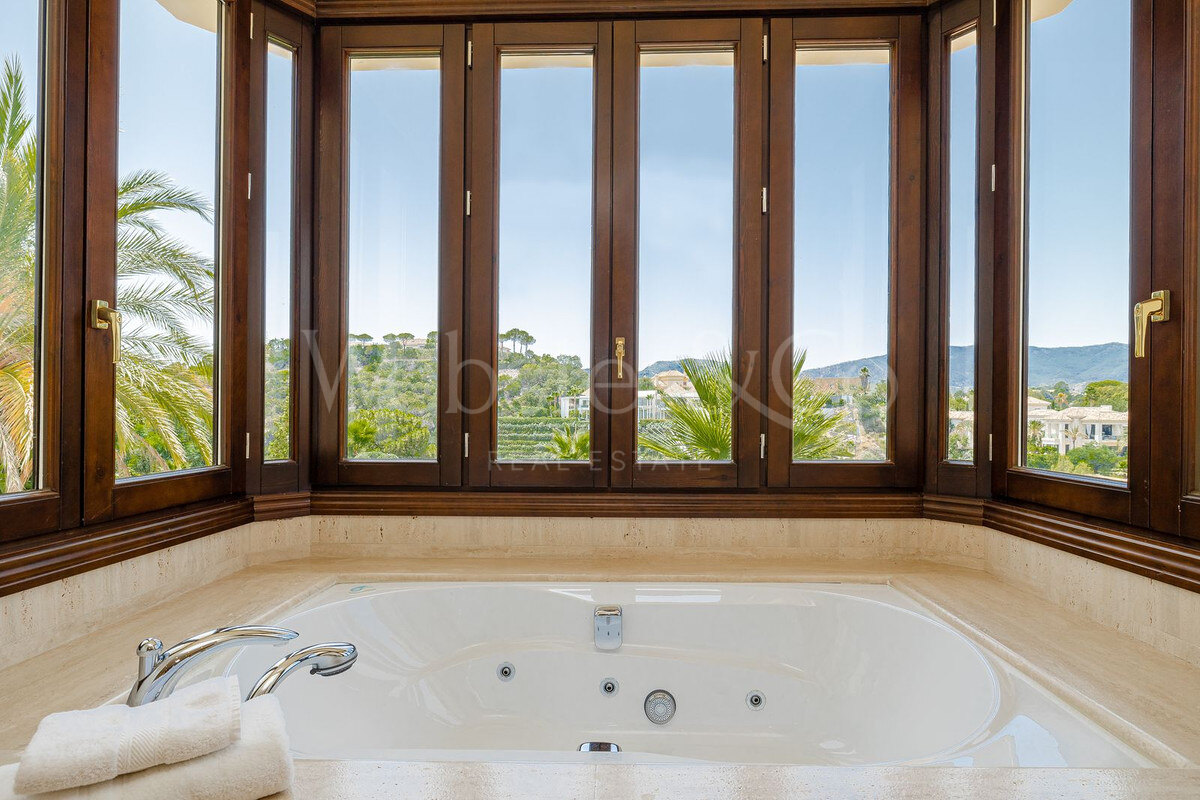 Villa Isla - Frontline Golf in La Zagaleta