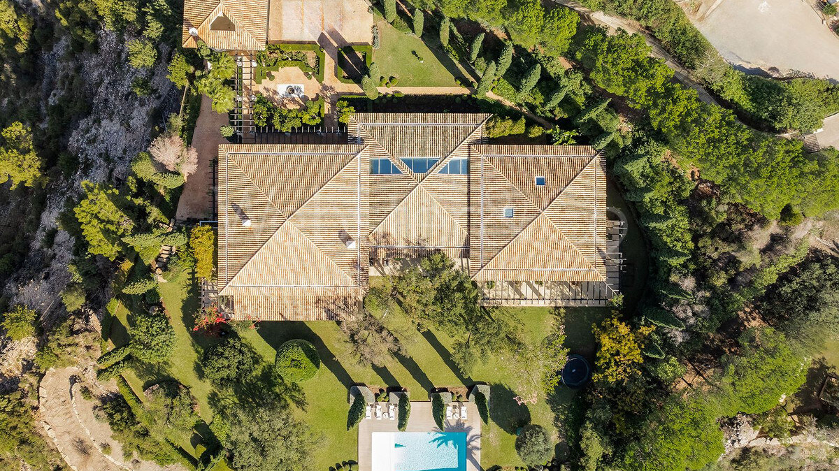 Villa Majestic - Traditional Estate in La Zagaleta