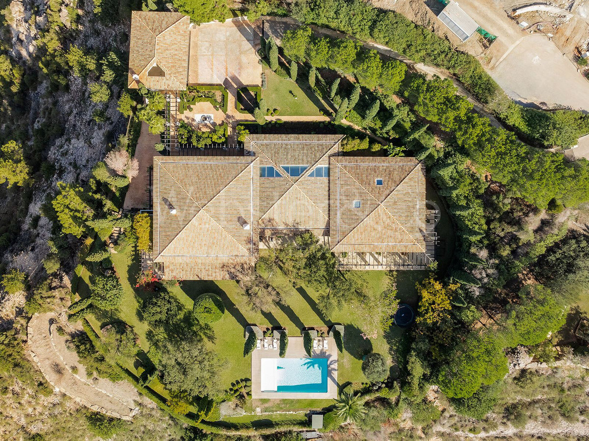 Villa Majestic - Traditional Estate in La Zagaleta