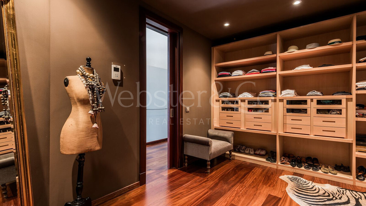 Villa Majestic - Traditional Estate in La Zagaleta