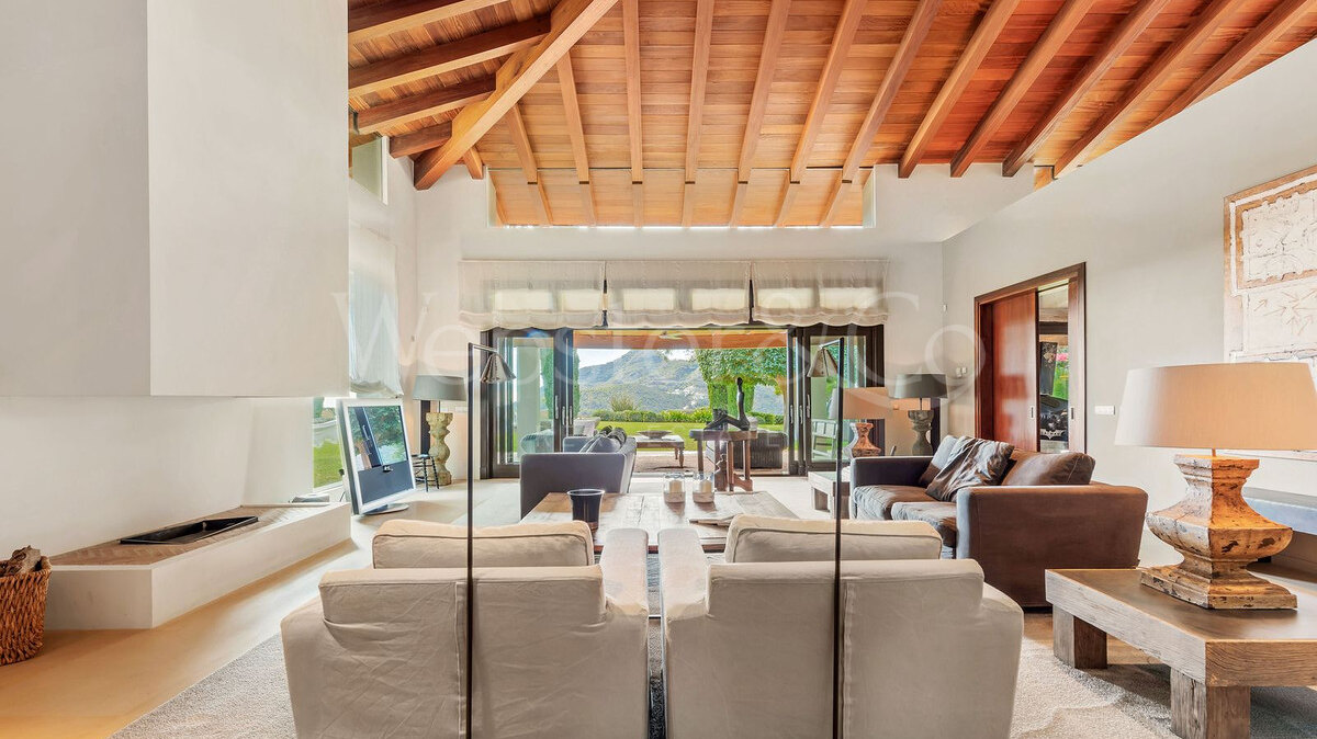 Villa Majestic - Traditional Estate in La Zagaleta