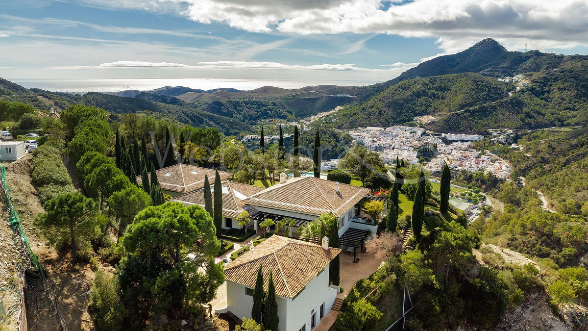 Villa Majestic - Traditional Estate in La Zagaleta