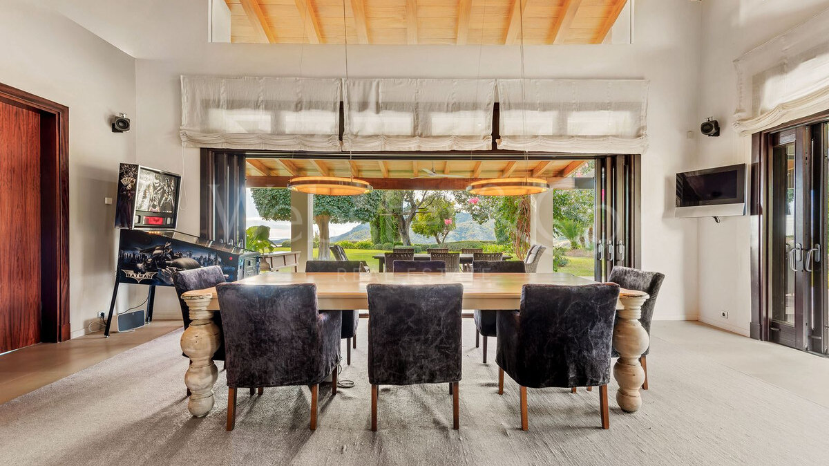 Villa Majestic - Traditional Estate in La Zagaleta