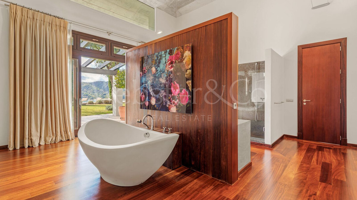 Villa Majestic - Traditional Estate in La Zagaleta