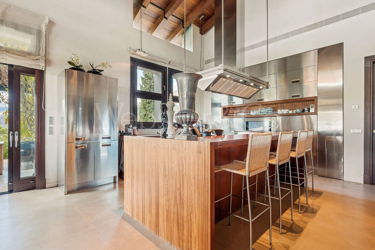 Villa Majestic - Traditional Estate in La Zagaleta