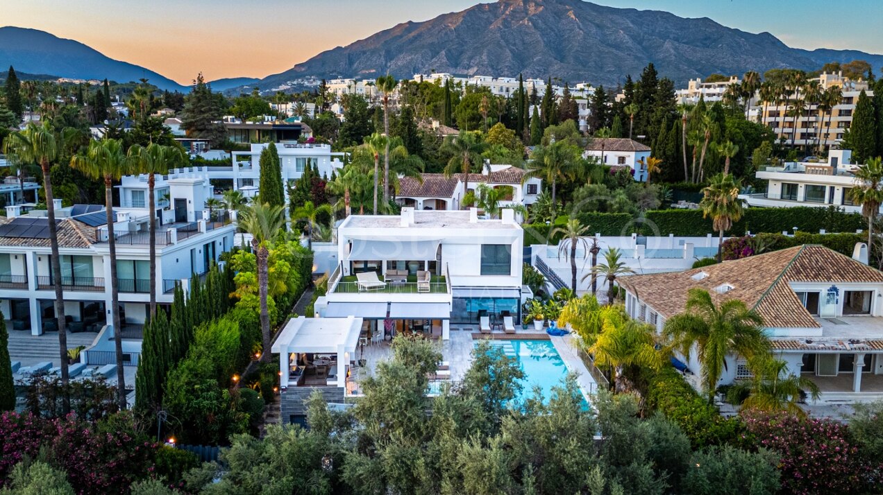 Villa Bond - Utmost Luxury in Nueva Andalucía