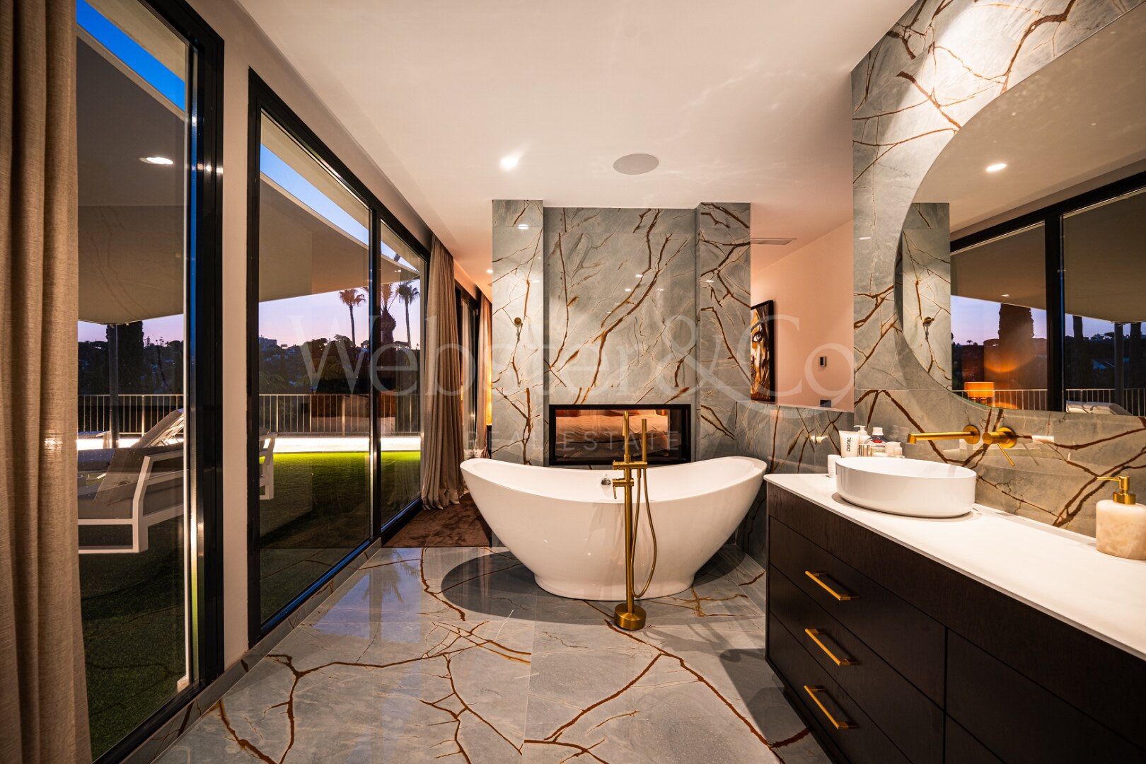 Villa Bond - Utmost Luxury in Nueva Andalucía