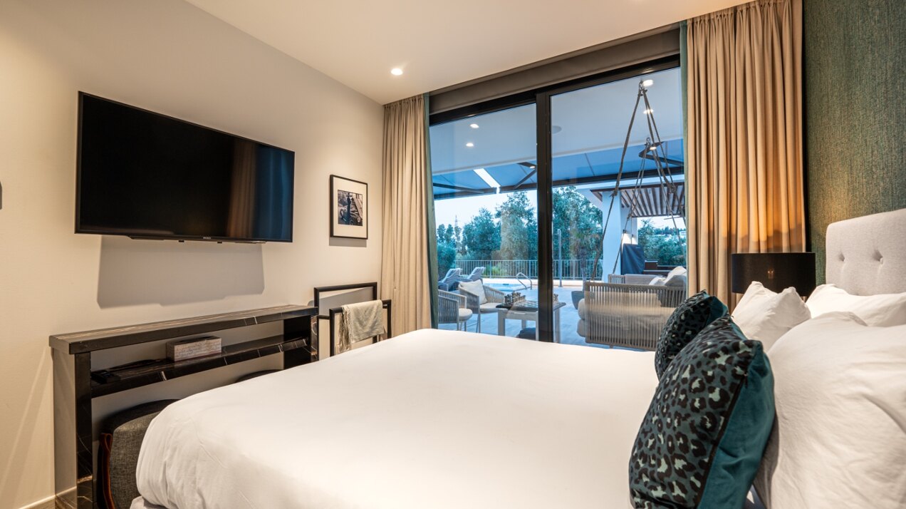 Villa Bond - Utmost Luxury in Nueva Andalucía