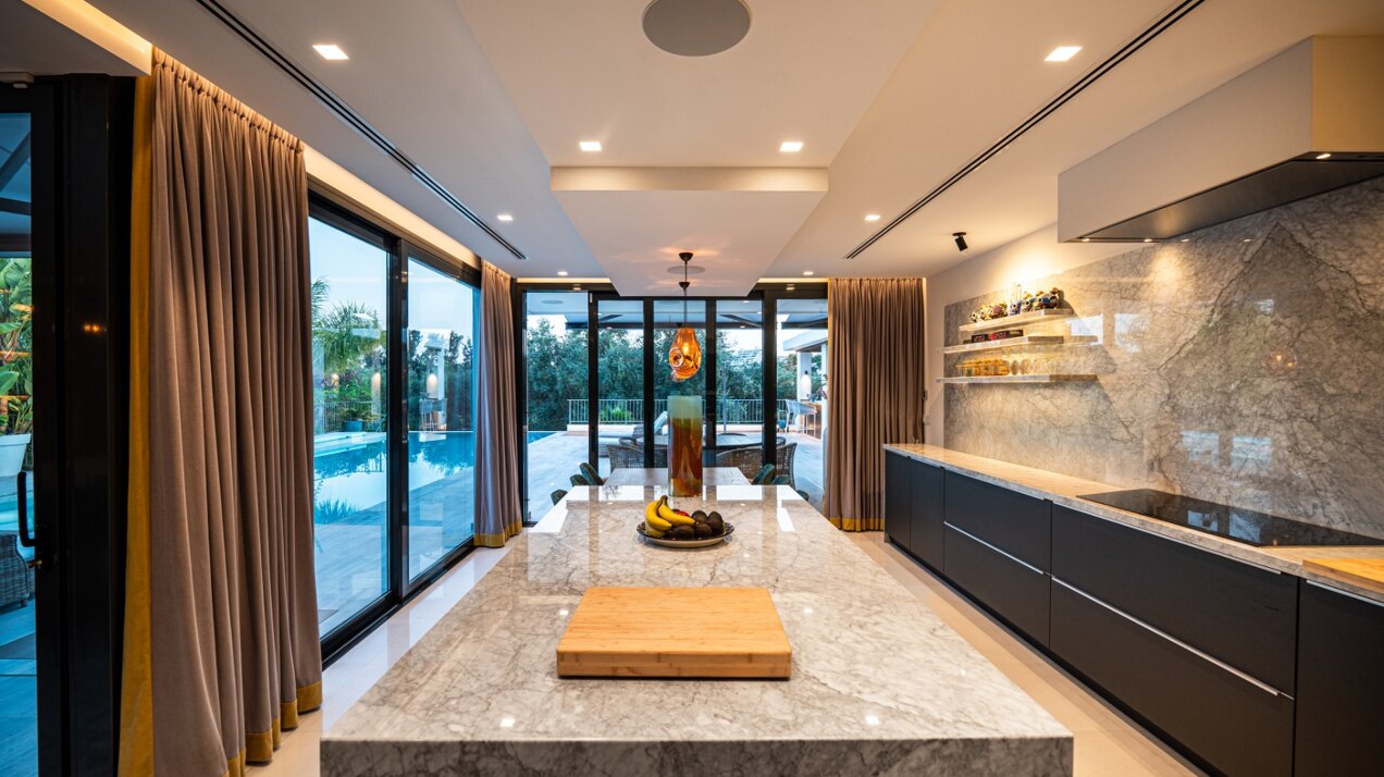 Villa Bond - Utmost Luxury in Nueva Andalucía