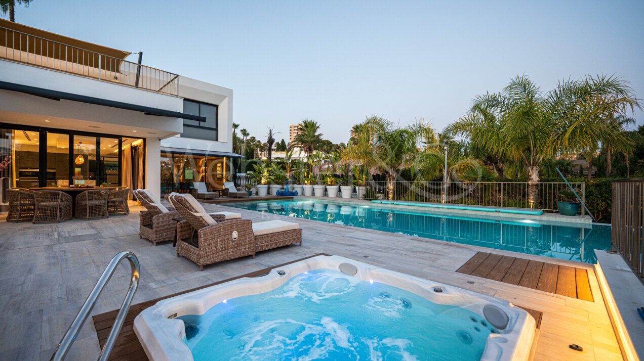 Villa Bond - Utmost Luxury in Nueva Andalucía