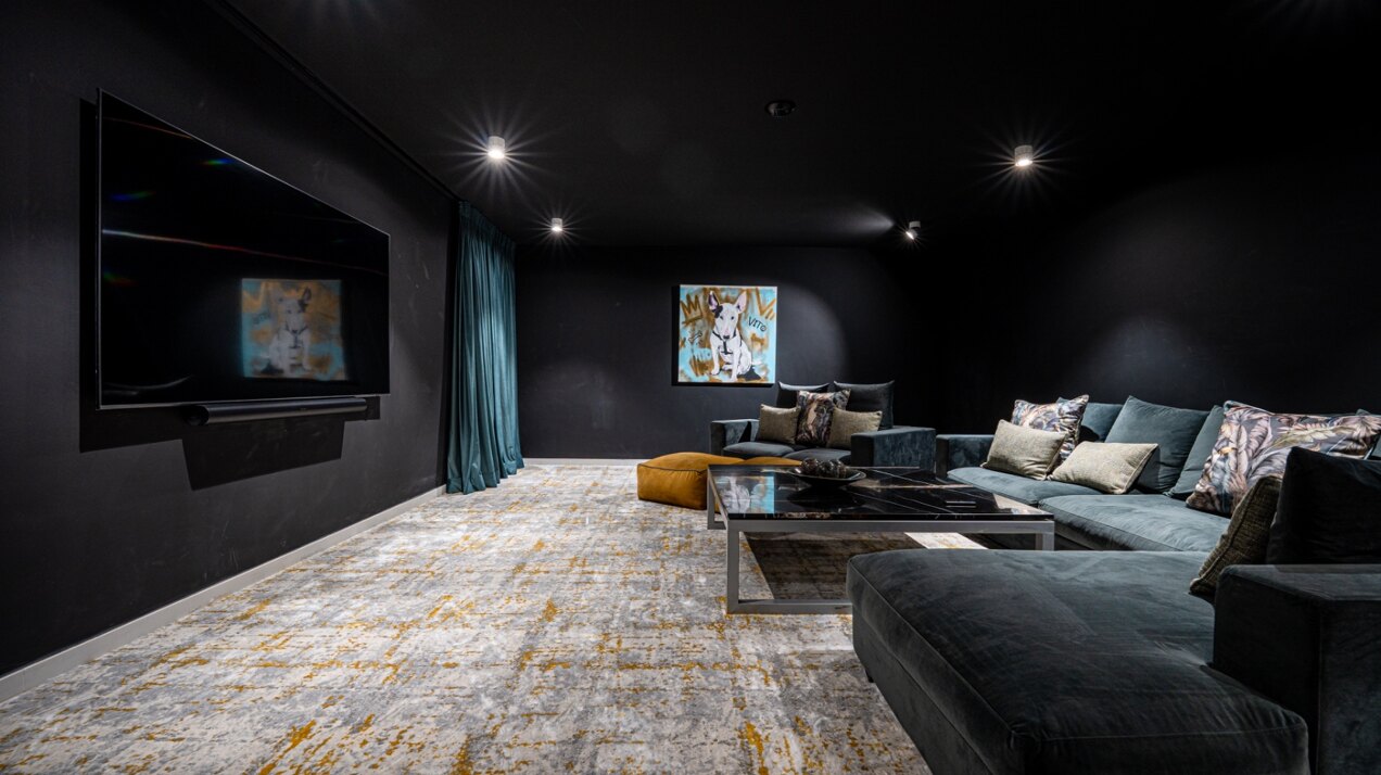 Villa Bond - Utmost Luxury in Nueva Andalucía