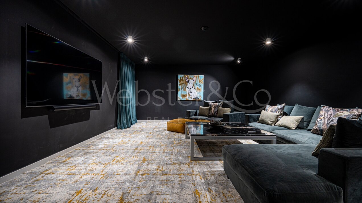 Villa Bond - Utmost Luxury in Nueva Andalucía