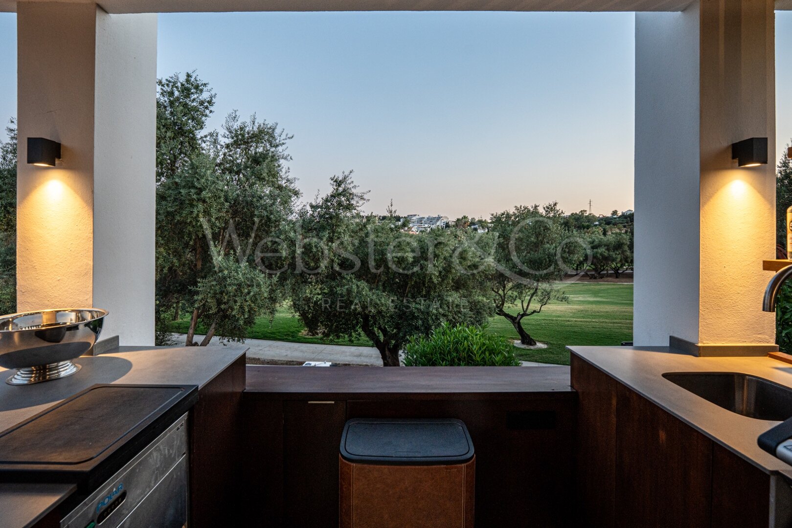 Villa Bond - Utmost Luxury in Nueva Andalucía