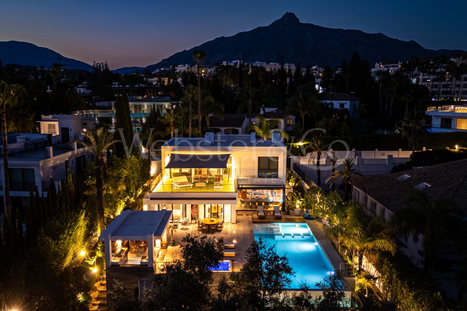 Villa Bond - Utmost Luxury in Nueva Andalucía