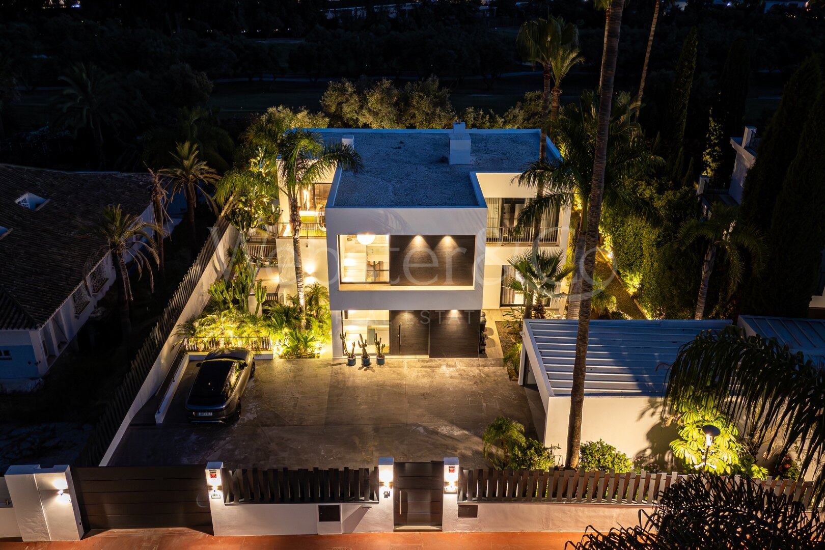 Villa Bond - Utmost Luxury in Nueva Andalucía