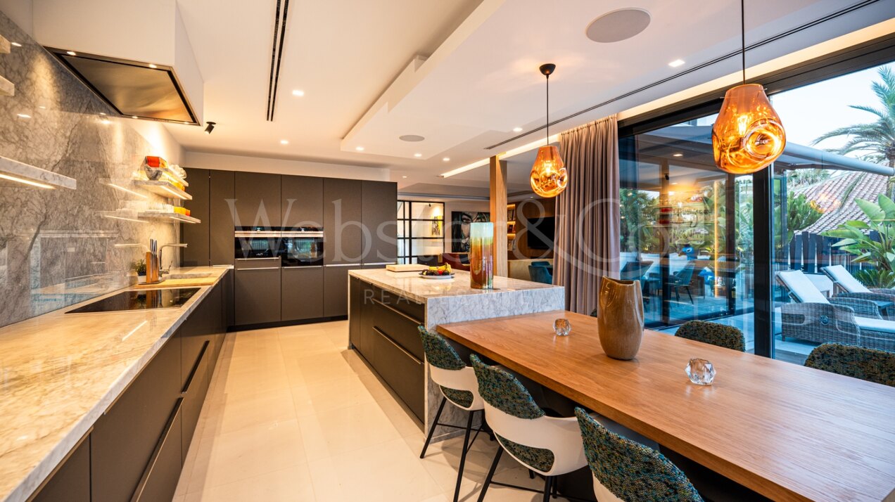 Villa Bond - Utmost Luxury in Nueva Andalucía