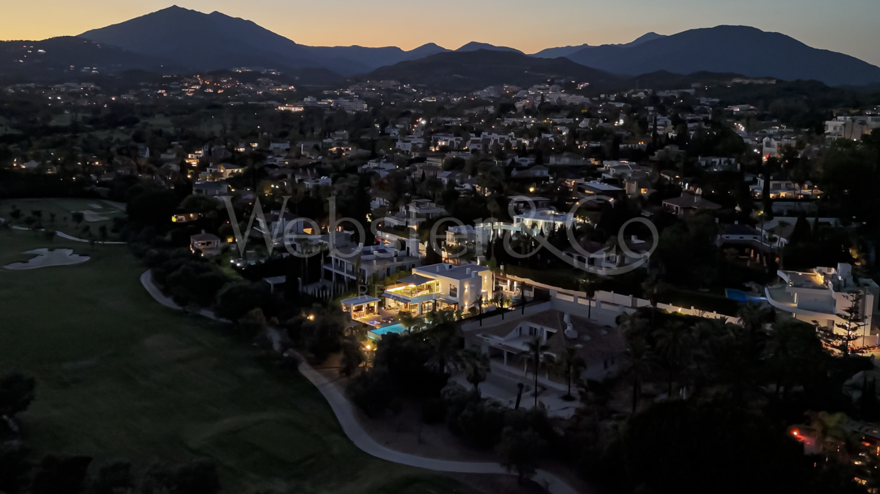 Villa Bond - Utmost Luxury in Nueva Andalucía