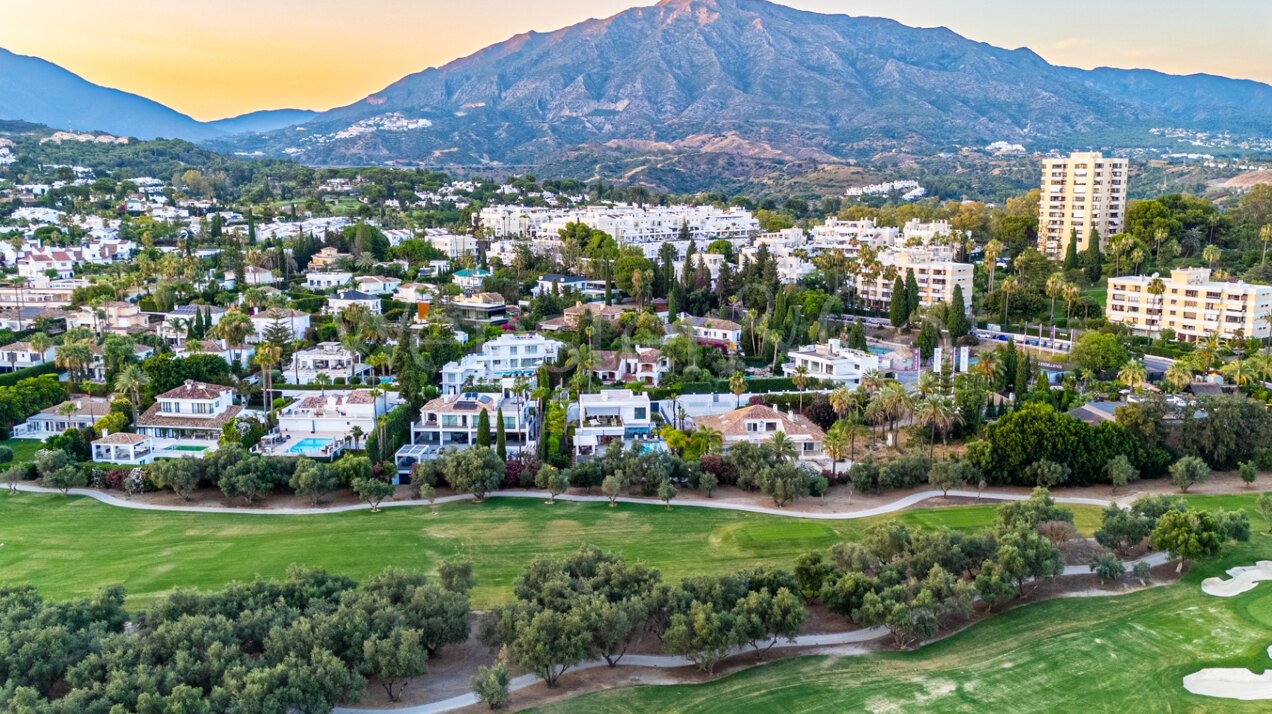 Villa Bond - Utmost Luxury in Nueva Andalucía