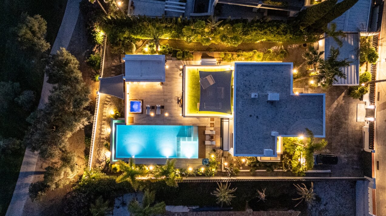 Villa Bond - Utmost Luxury in Nueva Andalucía