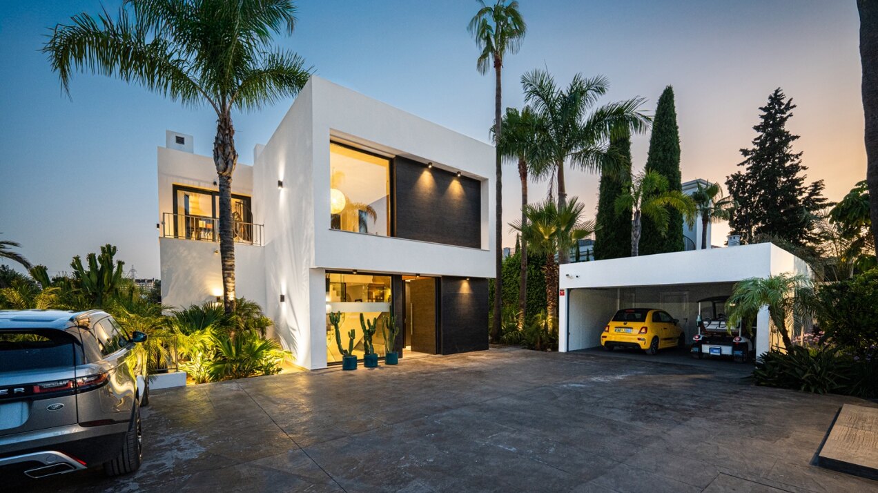 Villa Bond - Utmost Luxury in Nueva Andalucía