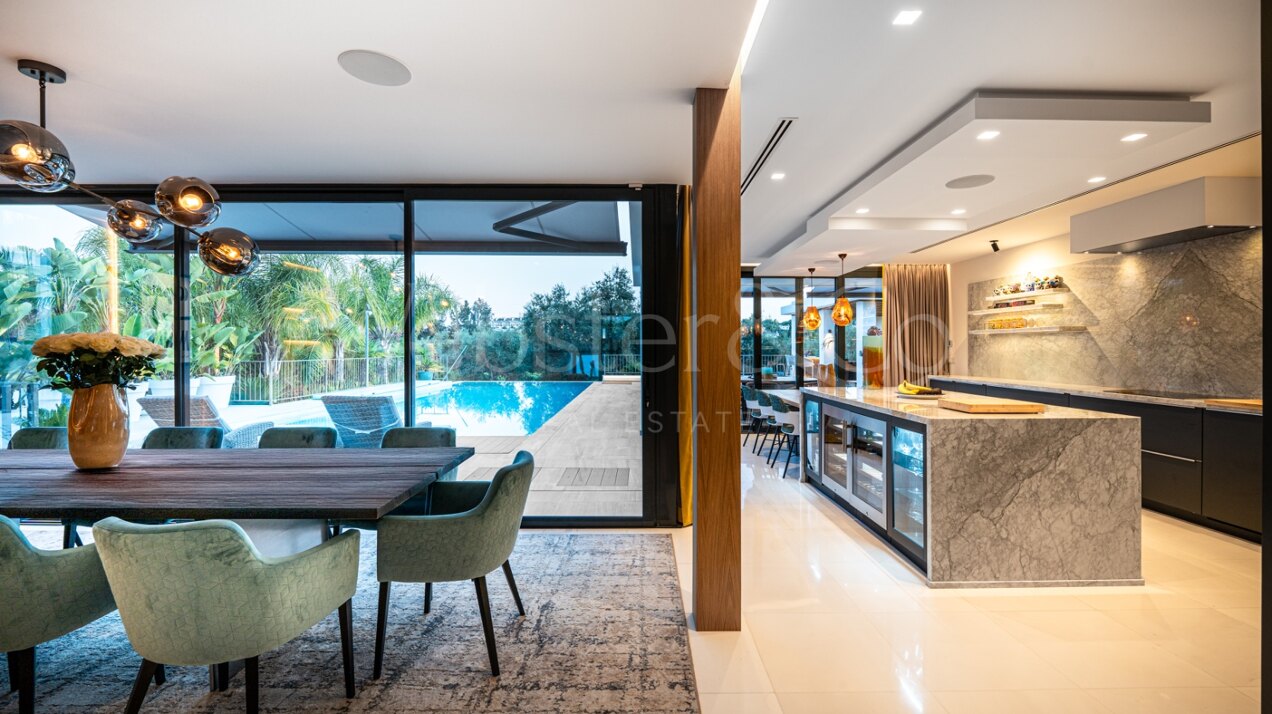 Villa Bond - Utmost Luxury in Nueva Andalucía