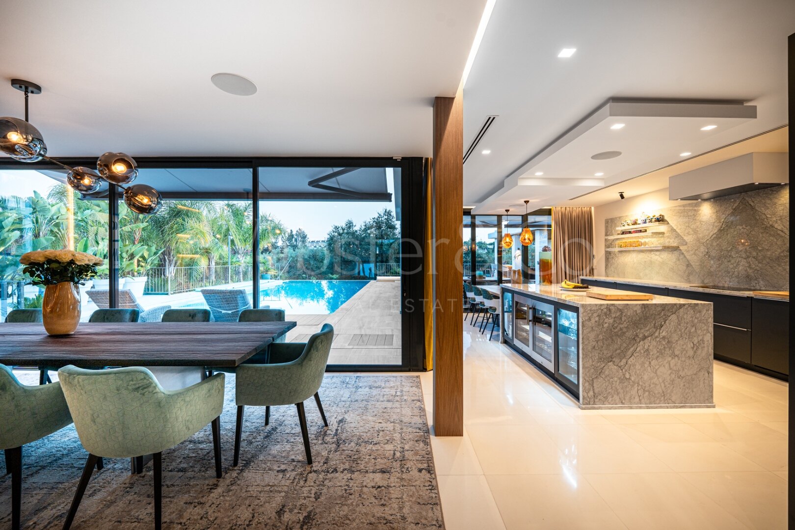 Villa Bond - Utmost Luxury in Nueva Andalucía